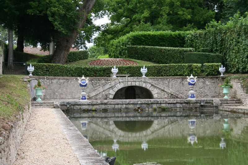 Le bassin du château de Ménars